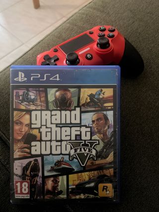 GTA V PS4 + Mando PS4 Rojo