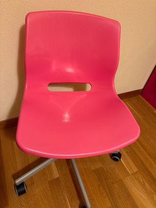 Silla de escritorio rosa y gris