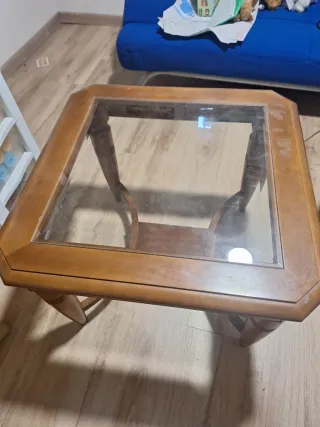 Mesa de centro de madera y cristal