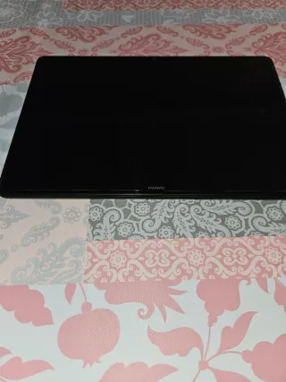 Tablet Huawei Negra con Funda Azul