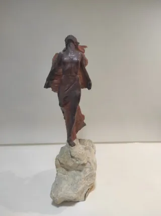 Escultura Josep Bofill numerada resina piedra