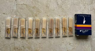 Caja 10 cañas saxo alto Vandoren nº 3