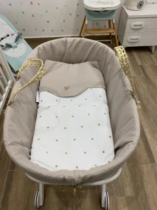 Moisés para bebé con cesta de mimbre