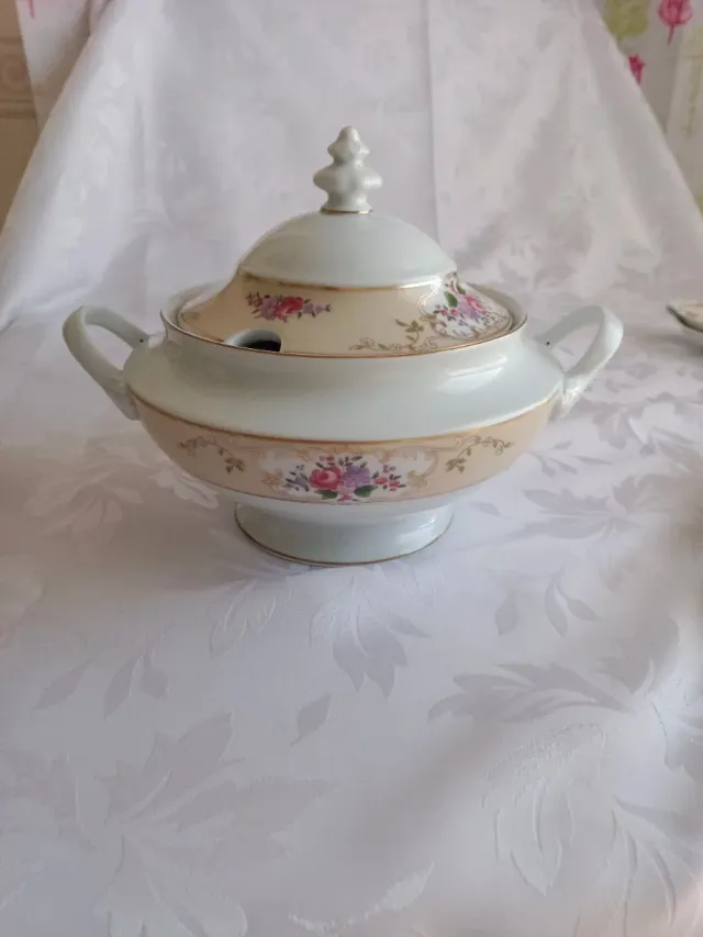 Sopera Capeans porcelana flores dorados