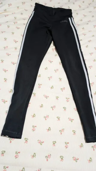 Leggings Adidas Negros con Rayas Blancas