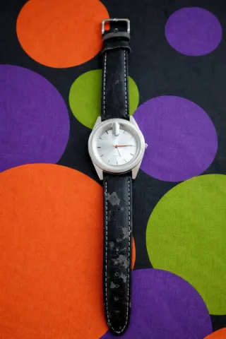 Reloj de Pulsera Negro y Plateado