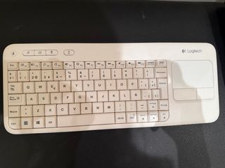 Teclado Inalámbrico Logitech K400 con Touchpad