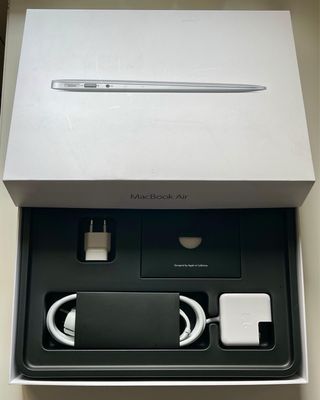 MACBOOK AIR 13” (2017) DA USARE. SÌ, DA USARE.