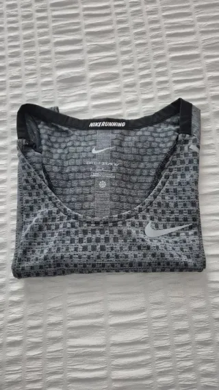 Camiseta tirantes running Nike gris