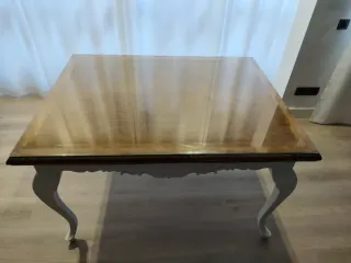 MESA Y SILLAS COMEDOR