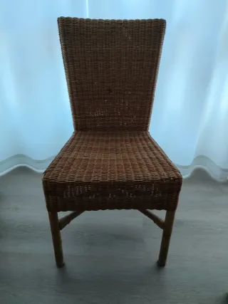 MESA Y SILLAS COMEDOR