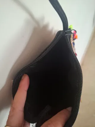 Bolso étnico bordado con flecos. Sin Marca