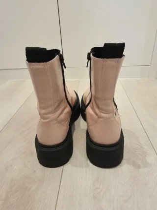 Botines Zara impermeables rosa