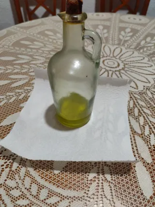 Aceitera de Vidrio con Tapón de Corcho