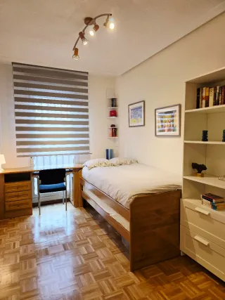 BAJO 3 HABITACIONES, 2 PATIOS, GARAJE Y TRASTERO