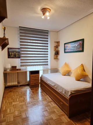 BAJO 3 HABITACIONES, 2 PATIOS, GARAJE Y TRASTERO