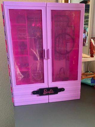 Conjunto Barbie: Cafetería y Muñecas