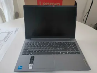 Lenovo IdeaPad Slim 3 PC