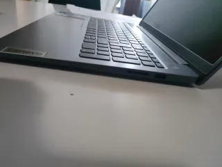 Lenovo IdeaPad Slim 3 PC