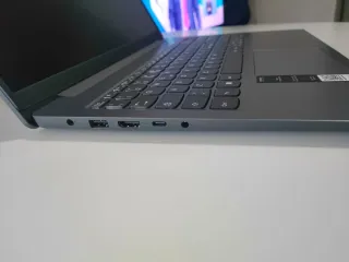 Lenovo IdeaPad Slim 3 PC