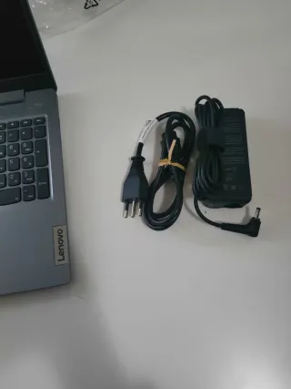 Lenovo IdeaPad Slim 3 PC