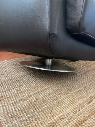 2 butacas giratoria de piel negra 50€ cada una