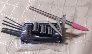 OFERTA. (2) Dos Accesorios herramientas bici.