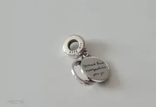 Pandora Piuma Pavè Charm Viola Argento