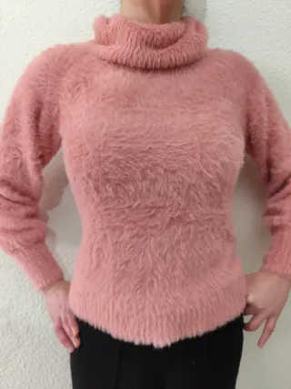 ♨️Jersey rosa peludo cuello alto Mama Licious