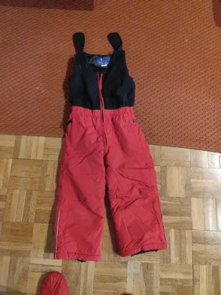 Mono de esquí infantil rojo y negro