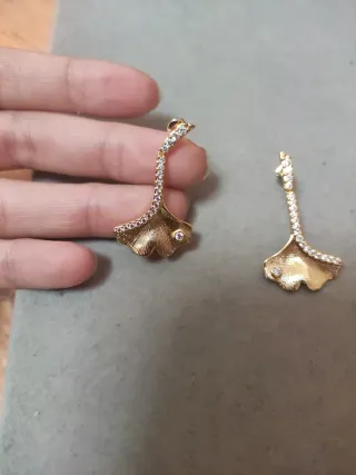 Pendientes Pandora Hojas Doradas con Circonitas