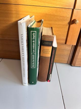 Vendo colección de 37 libros de tapa dura.