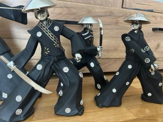 Figuras Samuráis Decorativas (Set de 4)
