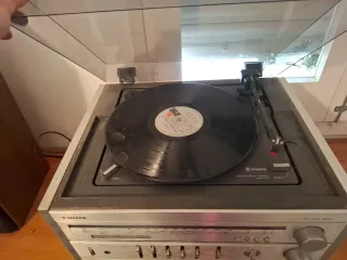 Minicadena Silver con Tocadiscos Vintage