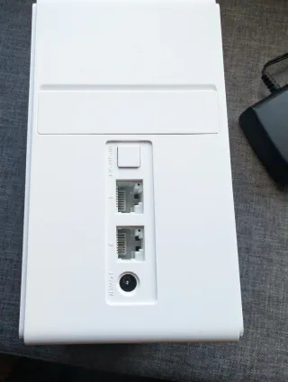 Router WiFi Mercusys MB110-4G con ranura Micro SD