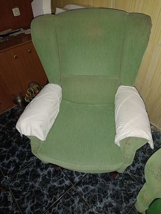 Sofá y 2 sillones clásicos verdes