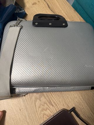 Falla alguna tecla pero el táctil perfecto pantall