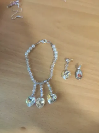 Conjunto de pulsera y pendientes