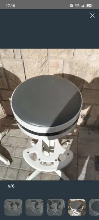 Taburete vintage gris y blanco