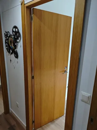 Puerta Roble Maciza 72.5 cm y doble.