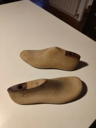 Hormas de zapato antiguas de madera