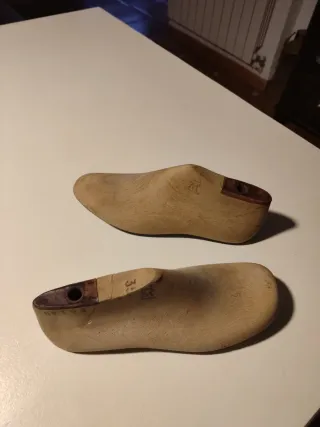 Hormas de zapato antiguas de madera