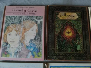 Lote 24 cuentos clásicos editorial Asuri