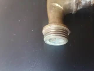 Grifo antiguo de latón