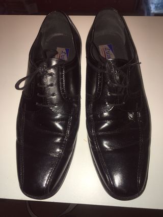 Zapatos de vestir negros Talla 43