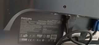 Pantalla PC Monitor Philips15s. Funciona muy bien.