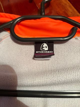 Chaqueta Ciclismo CCC Liv Etxeondo (leer bien)