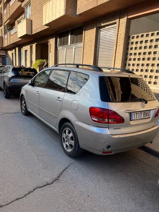 Toyota Avensis 2002 7 plazes