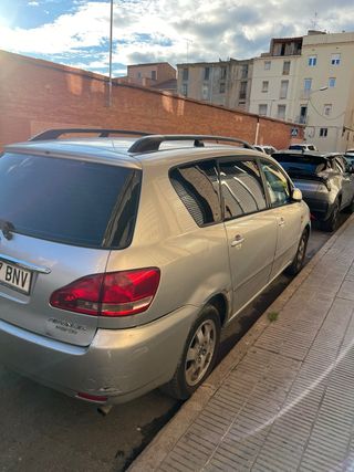 Toyota Avensis 2002 7 plazes