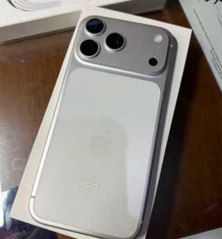 iPhone 17 Pro Max Plata